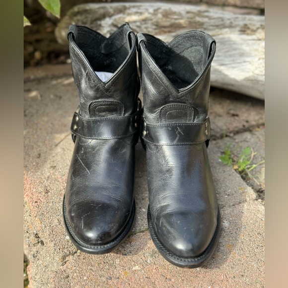 GUC Frye Distressed Italian leather Wyatt Harness Short Western Ankle Boots - Picture 11 of 11